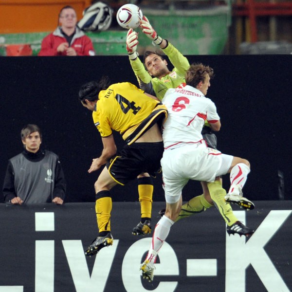 Sven Ulreich gegen Georg Niedermeier und Alain Nef