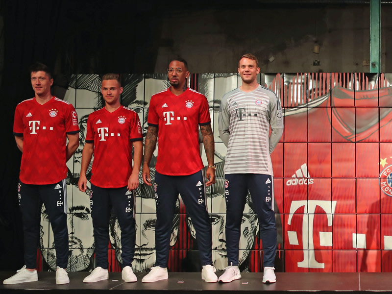 Der FC Bayern pr&#228;sentiert sein neues Heimtrikot