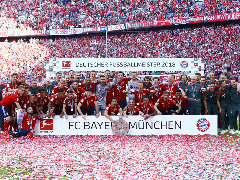 Spieler und Verantwortliche des FC Bayern