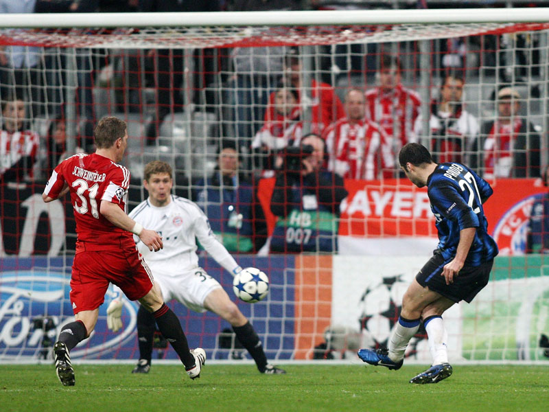 Doch erst einmal folgte der n&#228;chste b&#246;se R&#252;ckschlag: Nach dem 1:0 in Mailand schenkten die Bayern im R&#252;ckspiel des Champions-League-Achtelfinals fahrl&#228;ssig eine F&#252;hrung her und wurden kurz vor Schluss durch Goran Pandevs 2:3 ins Tal der Tr&#228;nen geschickt.