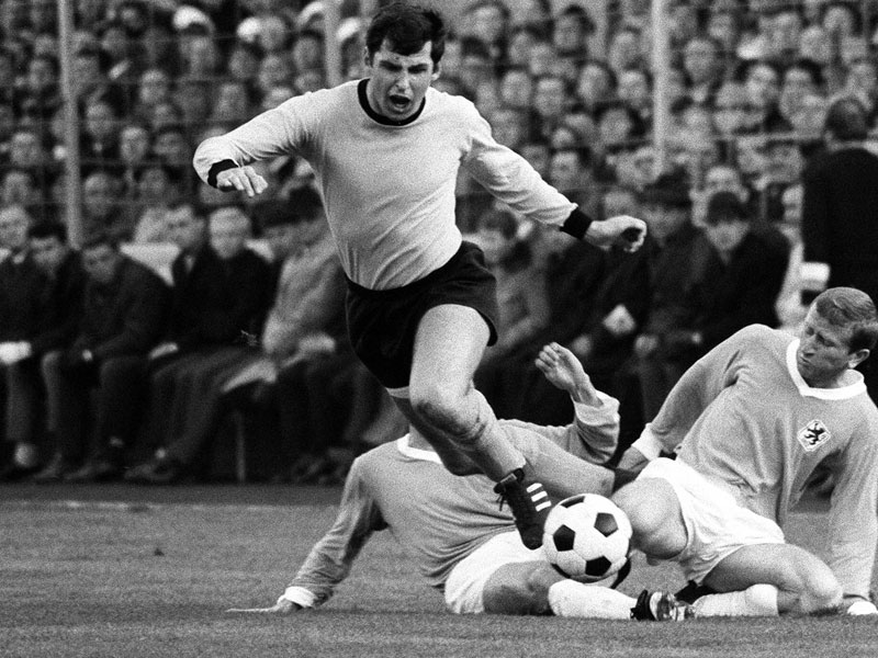 1967: Lothar Emmerich (Borussia Dortmund) - 28 Tore