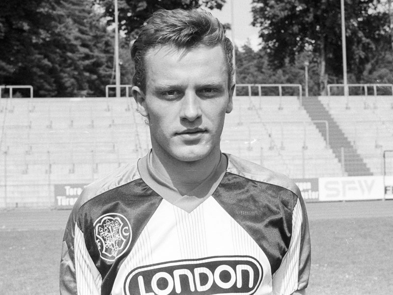 Christian Streich stieg mit dem FC Homburg in die Bundesliga auf. Zehn Eins&#228;tze waren ihm in der Saison 1989/90 verg&#246;nnt. Nach dem direkten Wiederabstieg beendete er seine Profi-Karriere.