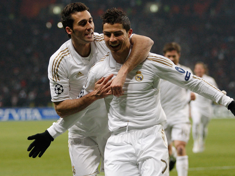 Alvaro Arbeloa und Cristiano Ronaldo (re.)