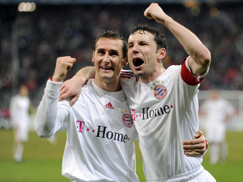 Miroslav Klose (li.) und Mark van Bommel