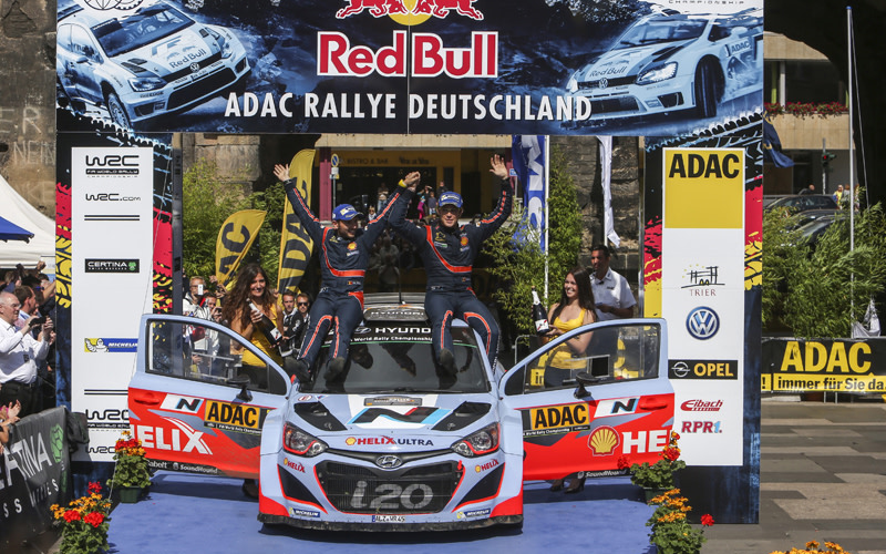 Der Belgier Thierry Neuville und sein Beifahrer Nicolas Gilsoul triumphierten bei der Rallye Deutschland.