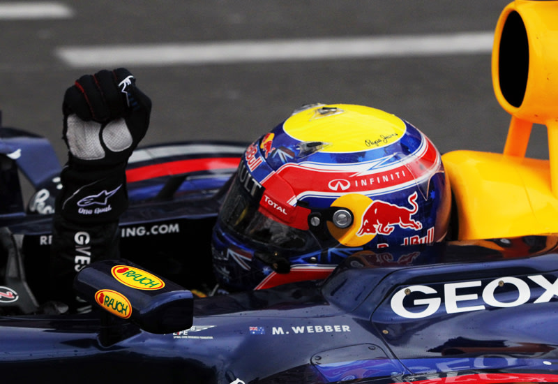 Mit geballter Faust trat mit Mark Webber bereits der sechste Sieger im sechsten Rennen zur Ehrenrunde an.