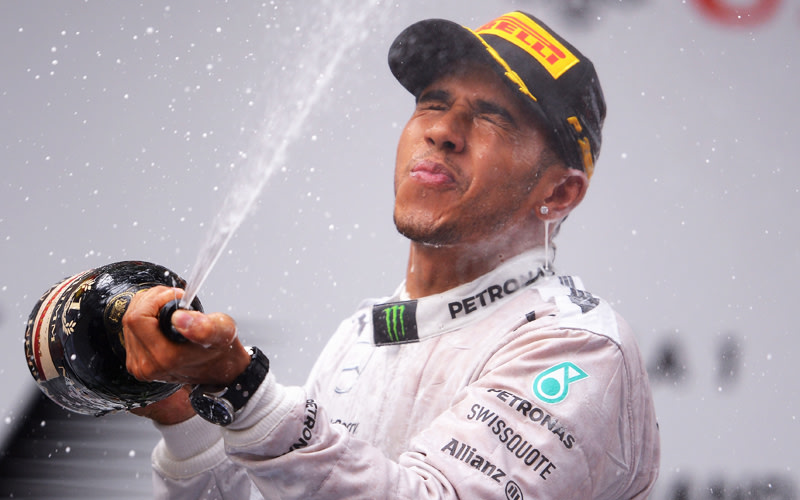Lewis Hamilton freute sich sichtlich &#252;ber seinen dritten Erfolg hintereinander.