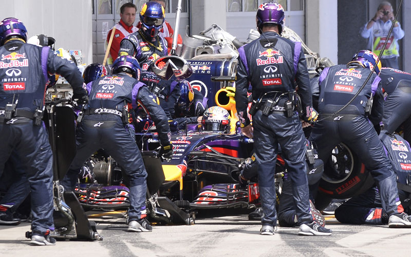 Erneut hatte Sebastian Vettel kein Gl&#252;ck. Den Titelverteidiger zwangen wieder einmal technische Probleme zur Aufgabe. Seine Mechaniker sieht Vettel zur Zeit einfach zu oft.