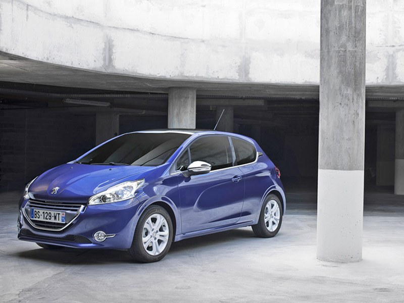 Der Peugeot 208 misst sieben L&#228;ngenzentimeter weniger als sein Vorg&#228;nger 207. Gut so! Die Preise beginnen bei 11600 Euro f&#252;r die Dreizylinder-Variante 1.0 VTi.