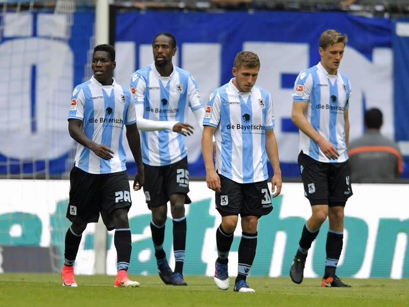 1860 München im Relegations-Rückspiel gegen Regensburg - Allianz Arena