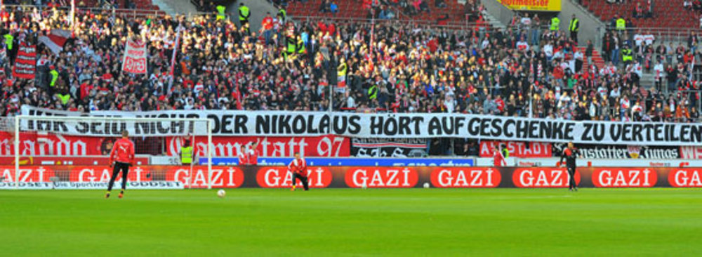 Banner der VfB-Fans vor dem Anpfiff