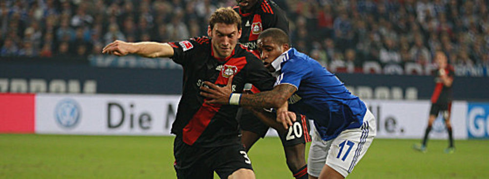 Schalkes Farfan (re.) gegen Reinartz