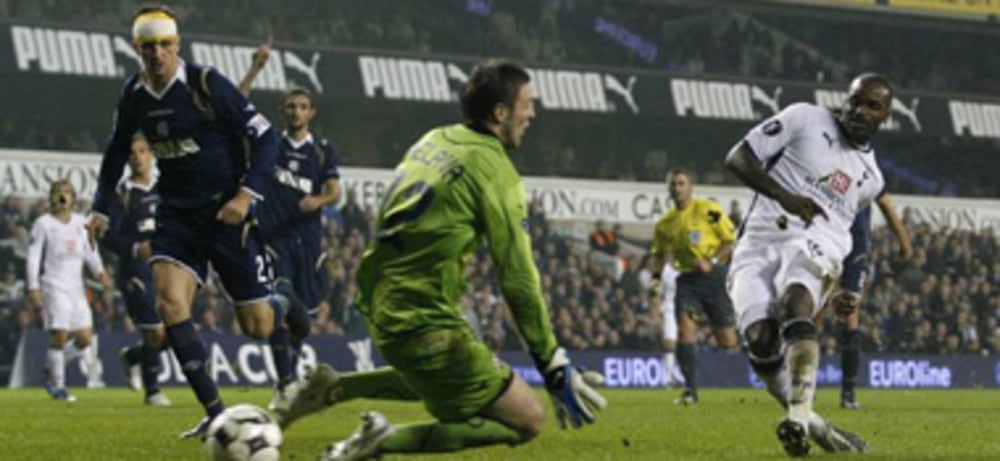 Fu&#223;ball, UEFA-Cup, Darren Bent (Tottenham Hotspur) erzielt eines seiner drei Tore beim 4:0 gegen Dinamo Zagreb