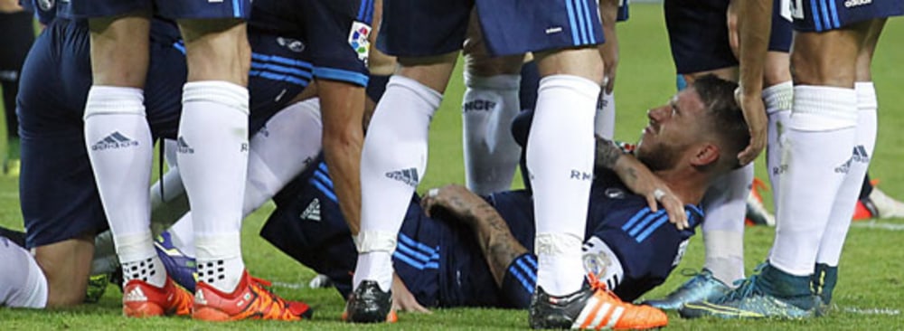 Traum(a)tor: Sergio Ramos verletzte sich bei seinem Treffer an der l&#228;dierten Schulter.