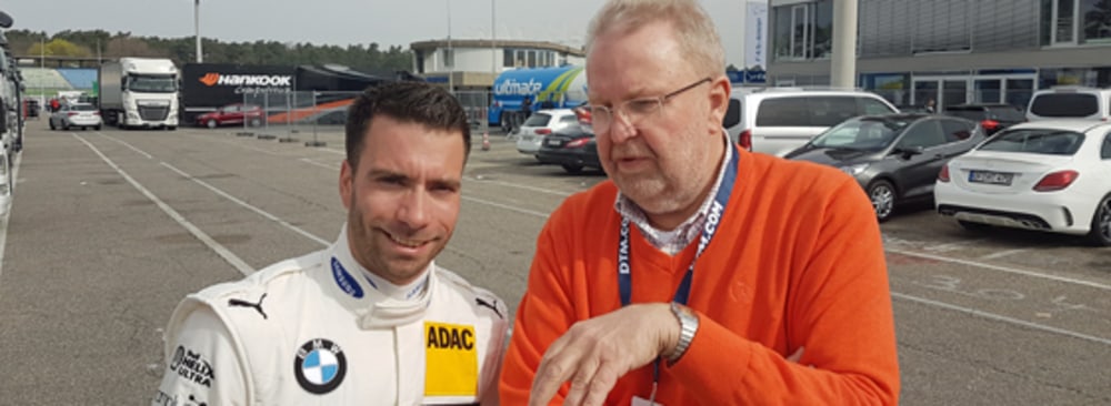 kicker-Redakteur Stefan Bomhard im Gespräch mit Philipp Eng.