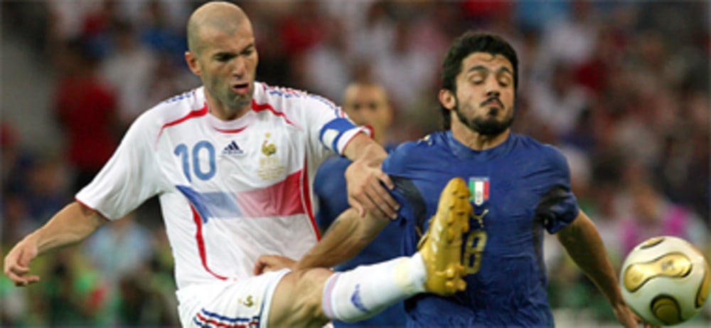 K&#252;nstler gegen Klette: Zidane bei seinem letzten Spiel gegen Gattuso.