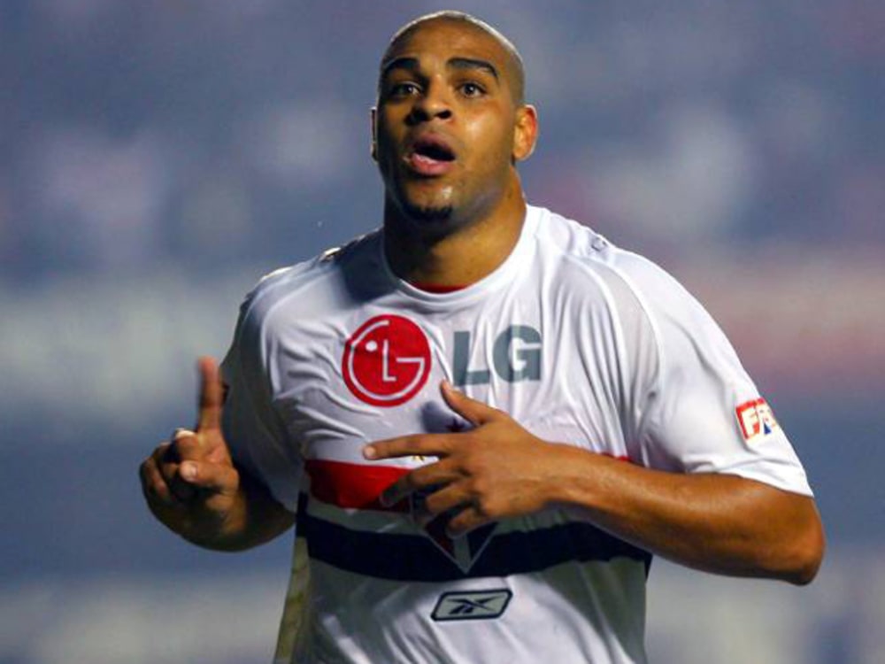 Adriano kehrt zurück Int. Fußball kicker