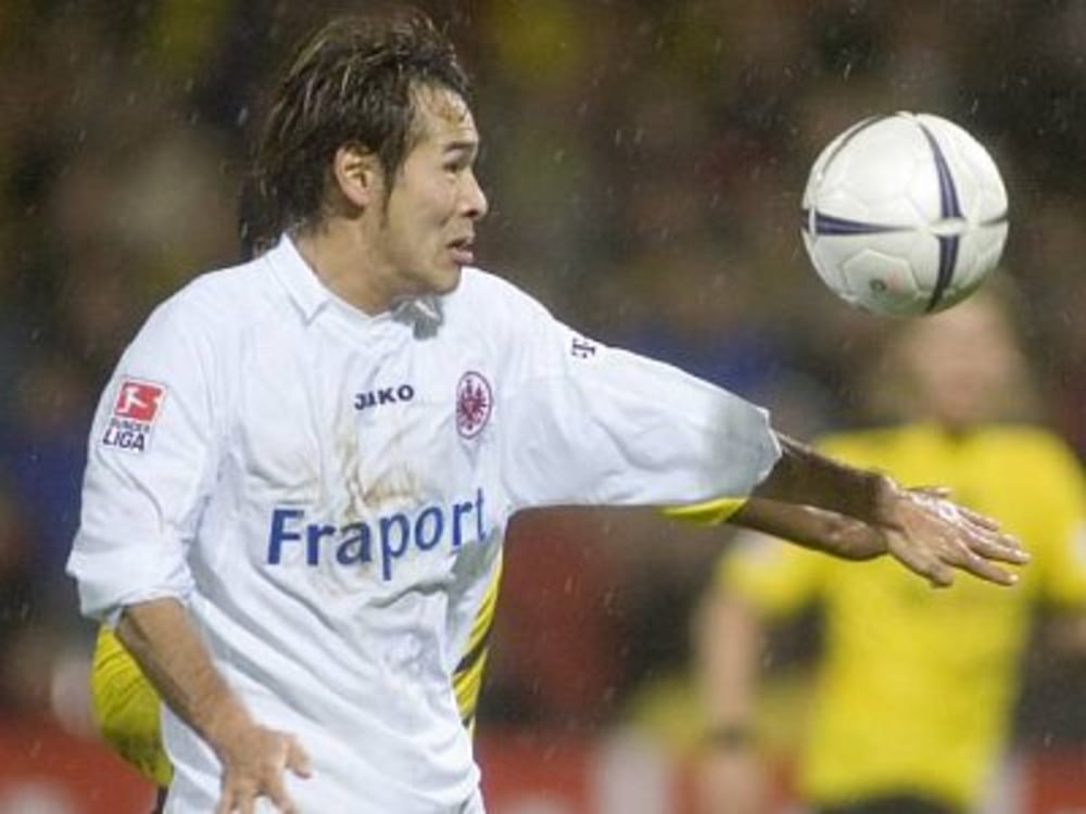 Takahara genießt die erfolgreiche Vorrunde in vollen Zügen Bundesliga