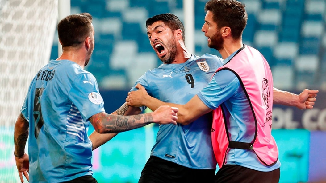 Im Video: Suarez erzwingt Vidal-Eigentor | Copa America ...