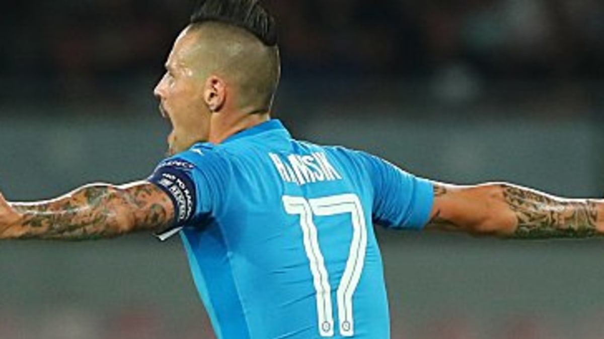 Tattoo Fan Hamsik Vor Maradona Das War S Doch Internationaler Fussball Kicker