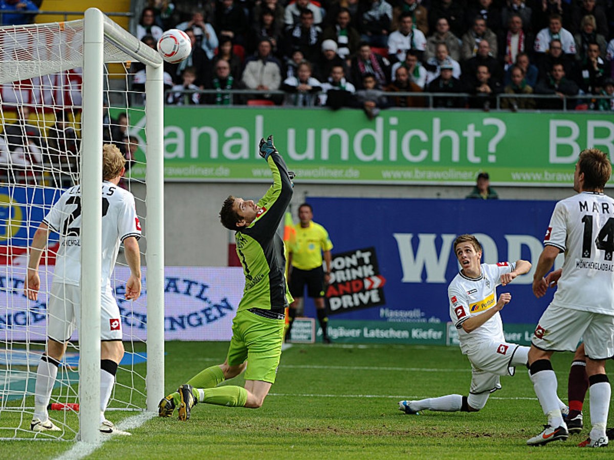 Spielanalyse Lautern Siegt Verdient Im Krisengipfel 1 Fc Kaiserslautern Bor Monchengladbach 3 0 10 Spieltag Bundesliga 2010 11 Kicker