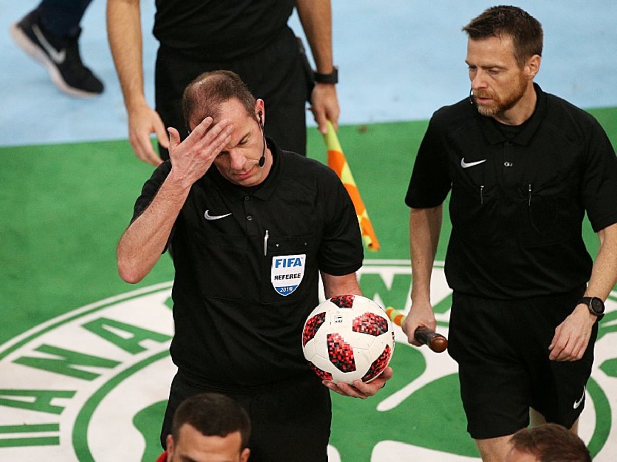 Skandal Derby Olympiakos Siegt Am Grunen Tisch Kicker