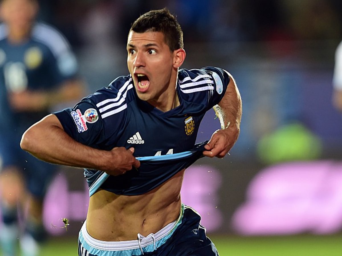 Aguero Lasst Argentinien Jubeln Vidal Festgenommen Internationaler Fussball Kicker