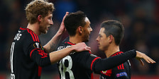 Freude über das zwischenzeitliche 1:0: Stefan Kießling, Torschütze Karim Bellarabi und Chicharito.