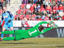 Gegen den Schuss von Morys war Erfurts Keeper Klewin machtlos. 