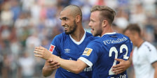 Erzielte das Siegtor für Schalke in Essen: Cedric Teuchert (re.). 