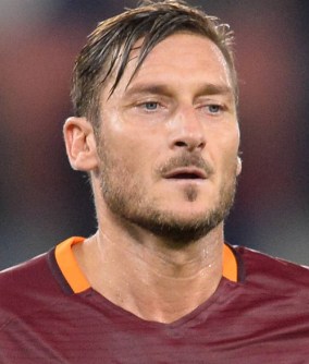 Vor 27 Jahren Roma Legende Francesco Totti Feiert Debut Kicker