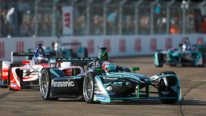 Unter Strom: Mit dem Team Panasonic Jaguar Racing bestreiten die Briten bereits ihre zweite Formel-E-Saison.