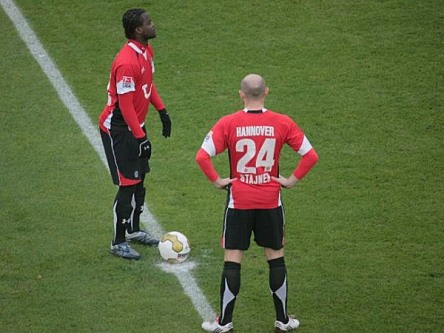 Didier Ya Konan und Jiri Stajner 