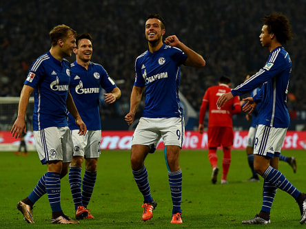 Schlusspunkt: Franco di Santo und Schalke feiern das 3:1.