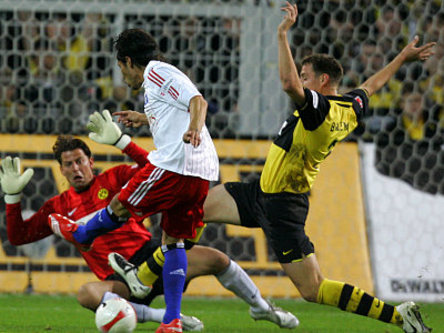 Roman Weidenfeller, Paolo Guerrero und Markus Brzenska