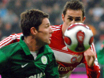 Van der Heyden hat Klose im Nacken