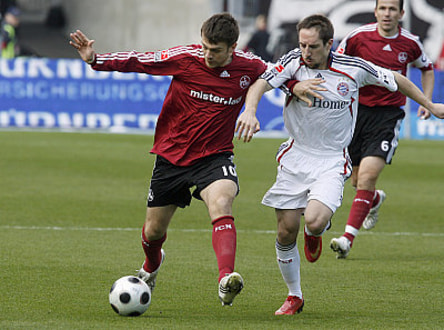 Misimovic (li.) gegen Ribery