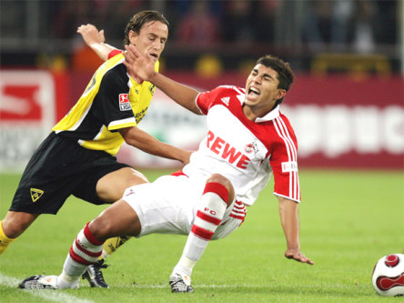 Aachens Reghecampf, hier gegen Chihi, gab den entscheidenden Pass zum Siegtor.