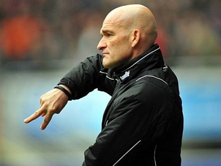 Fußball, 3. Liga: Stefan Emmerling (Kickers Emden) trainiert ab Sommer Rot-Weiss Ahlen