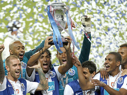 Fu&#223;ball, Portugal: Der FC Porto feiert den Gewinn des Supercups