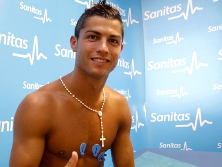 Medizincheck bestanden: Cristiano Ronaldo hat nun offiziell bei Real Madrid unterschrieben.