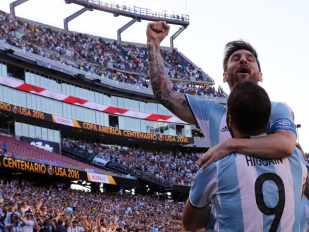 Lionel Messi feiert seinen Treffer gegen Venezuela, mit dem er mit Rekordtorsch&#252;tze Gabriel Batistuta gleichzog. 