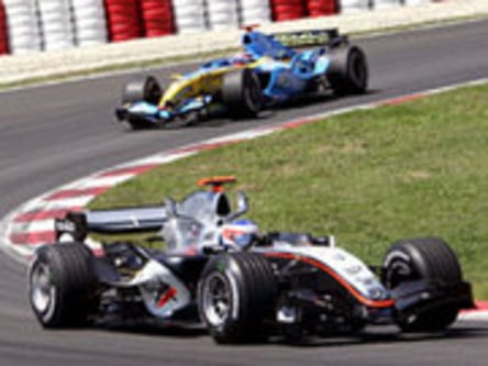 Neue Rollenverteilung: Kimi R&#228;ikk&#246;nen verweist Fernando Alonso auf Platz zwei. 