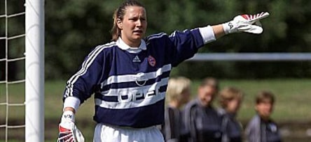 2001 hütete Lehmann das Tor der Damenmannschafft des FC Bayern.
