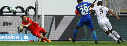 Koen Casteels gegen Sebastien Haller
