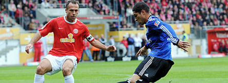 Guerrero gegen Noveski (li.)