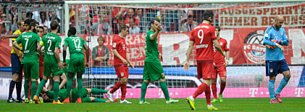 Pepe Reina (re.)