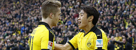 Der Torjäger und sein Vorbereiter: Marco Reus und Shinji Kagawa (re.).