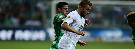 Verfolgungsjagd: Bremens Junuzovic im Duell mit Blaszczykowski (re.).