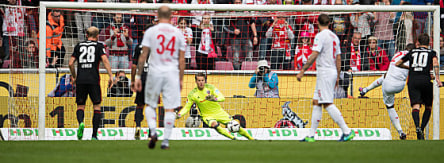 Öryan Nyland (M.), Anthony Modeste (2.v.r.)